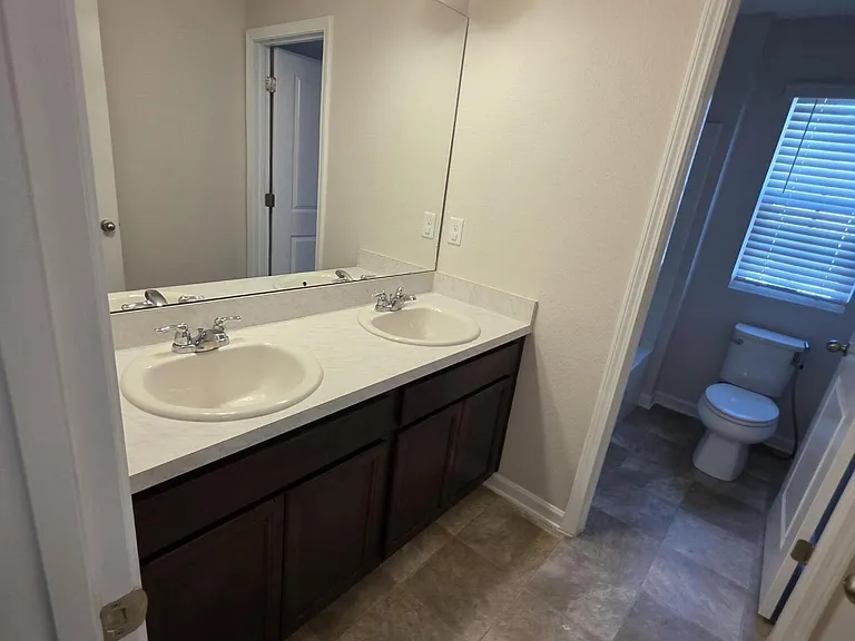 2537 Wisdom Ct — Photo 32