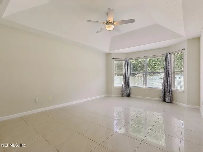 2070 Thornhill Dr — Photo 10