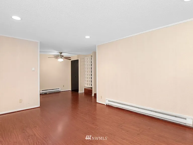 4635 W Lake Sammamish Pkwy SE #G201 — Photo 6