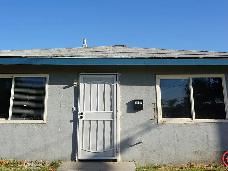 100 Warren Avenue — Photo 1
