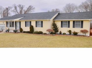 27 Edgewood Ave, Cedarville, NJ 08311