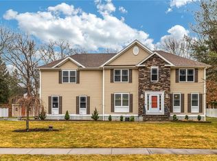 25 Timber Trl, Coventry, RI 02816