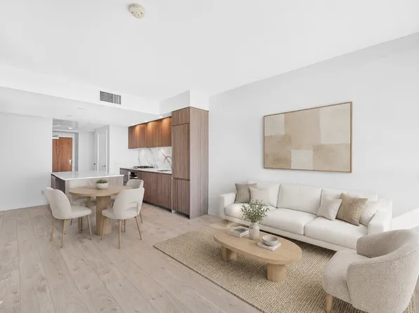 6463 Silver Ave #1406, Burnaby, BC V5H 2Y3