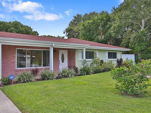 2nd image of 2206 Sunnyside Ln