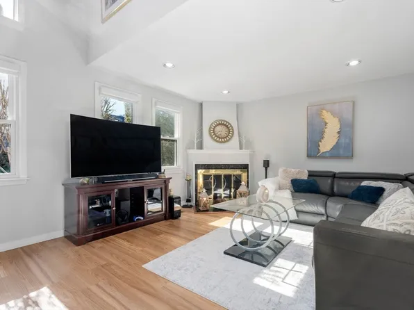 12 Pickett St Unit I, Beverly, MA 01915