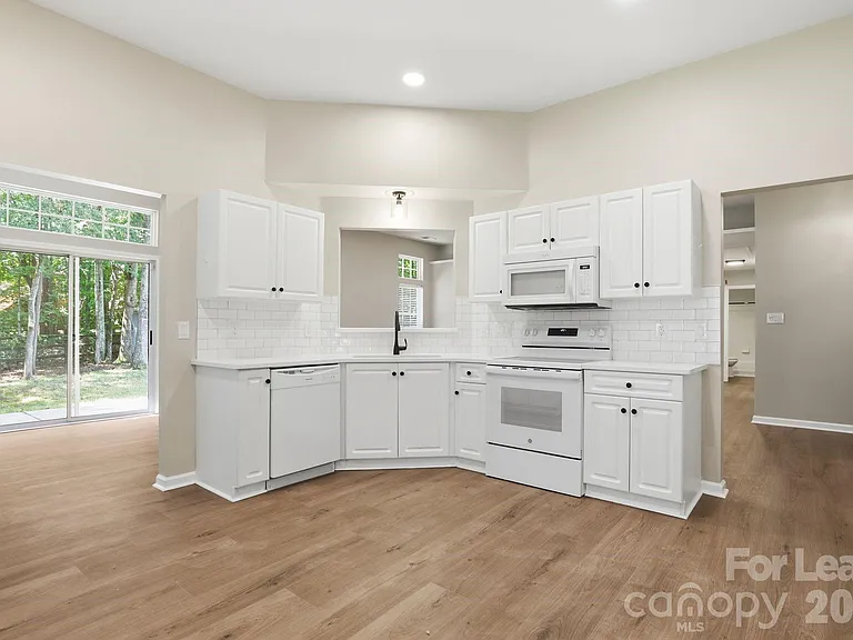 13114 Woodland Farm Dr — Photo 3