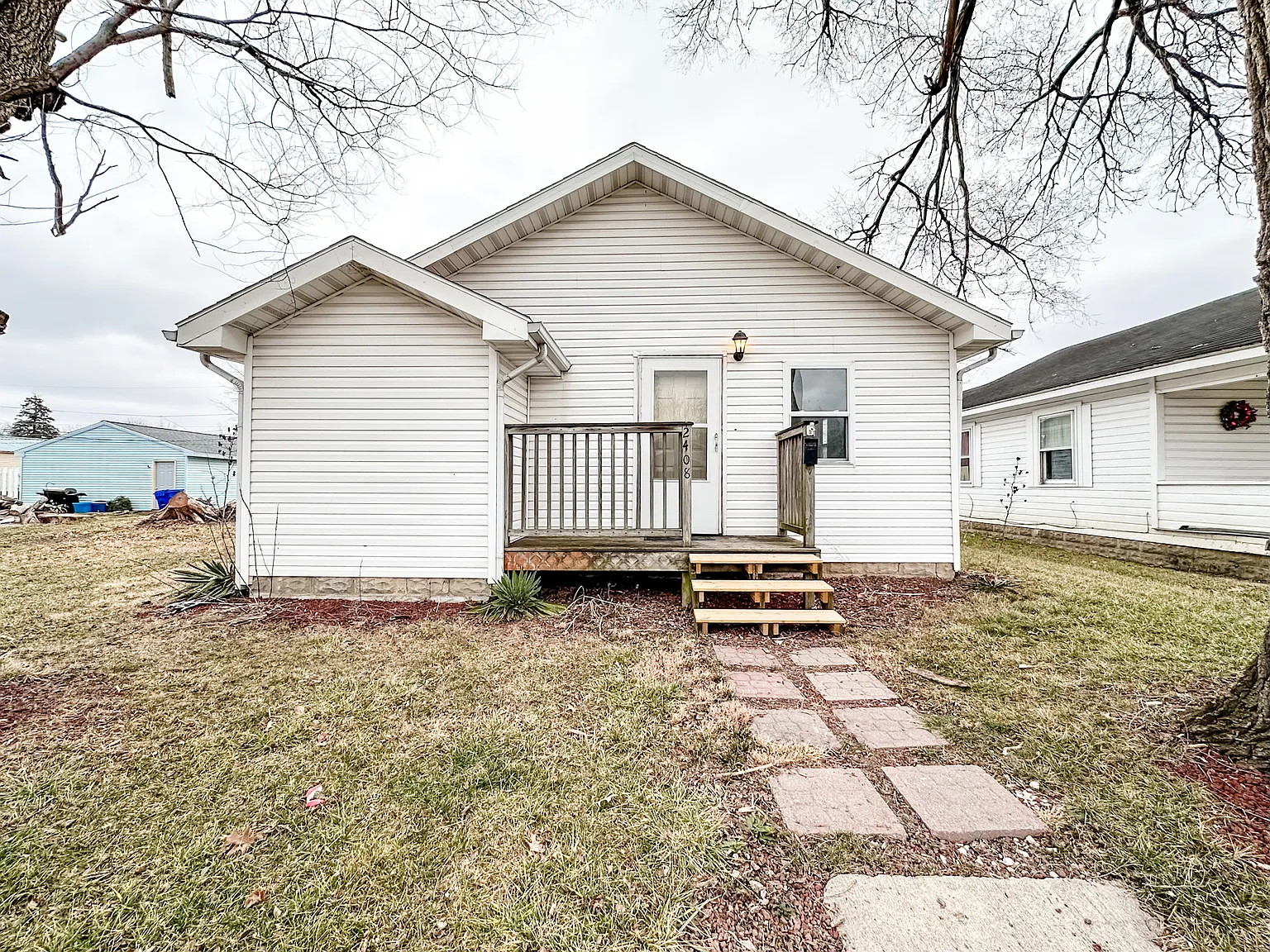 2 bed, 800 sqft, $1,050 — Photo 1