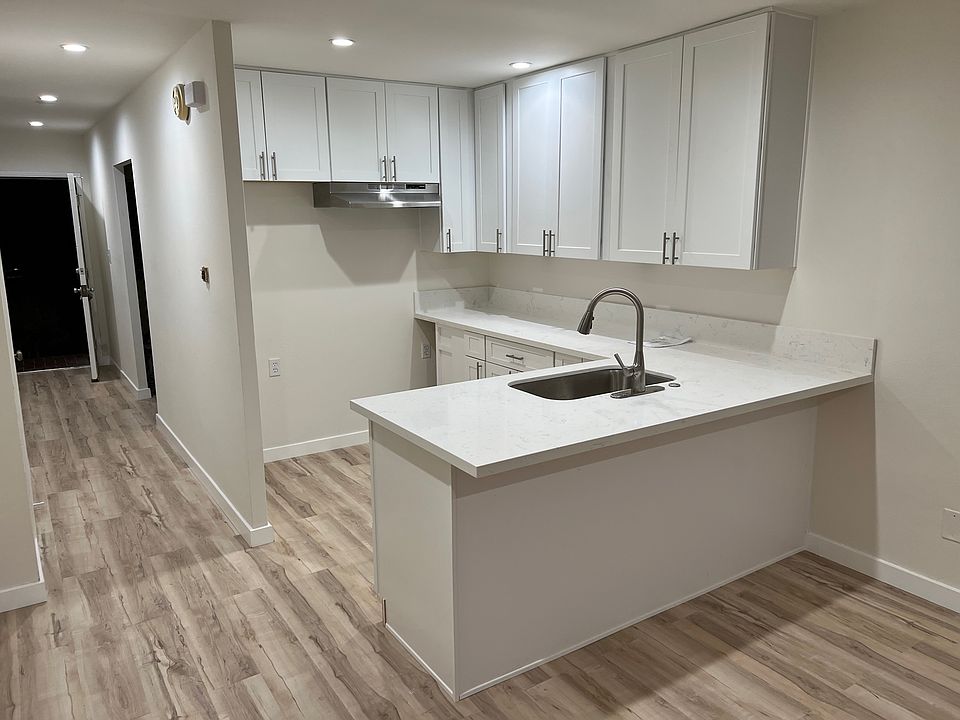 1st image of 4518 Bond St