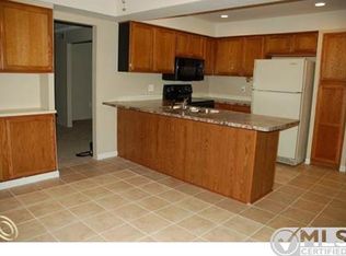 720 Dartmouth Dr, Rochester Hills, MI 48307