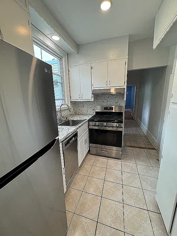 22-50 41st Street — Photo 3