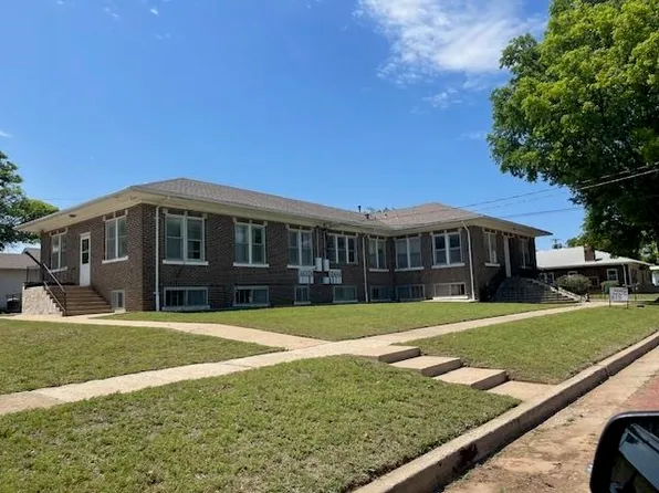 523 E College Ave, Blackwell, OK 74631