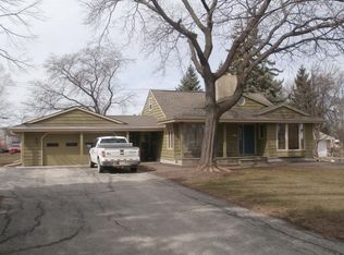 4065 N 127th St, Brookfield, WI 53005