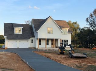 7080 Country Place Dr, Meridian, MS 39305