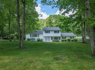 69 Squires Rd, Madison, CT 06443