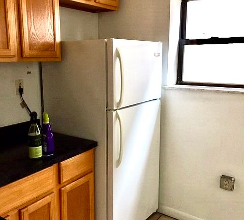 5th image of 1803 S Broad St Floor 1