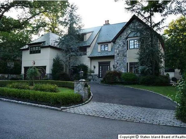 95 Emerson Avenue image 1 of 19