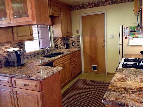 4th image of 4025 Kenmore Dr N