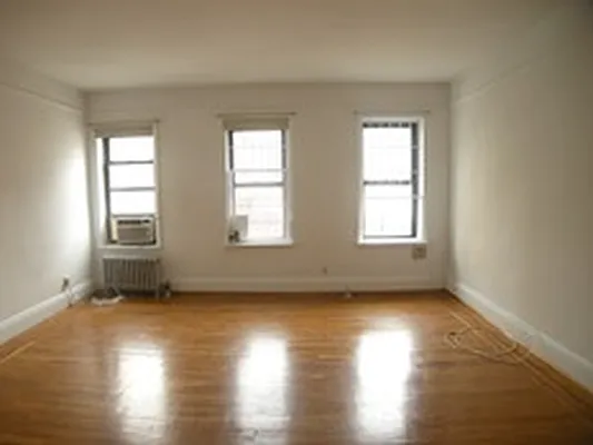 Rented by Vickers Realty | media 2