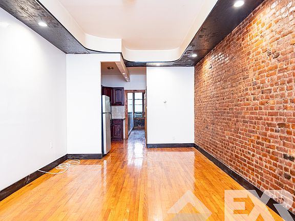 2nd image of 399 Linden St APT 1R