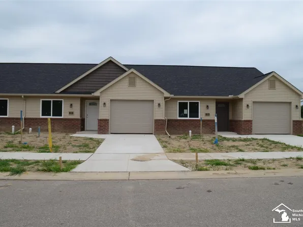 5304 Volterra Dr, Monroe, MI 48161