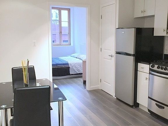 2nd image of 145 Mulberry St APT 4A