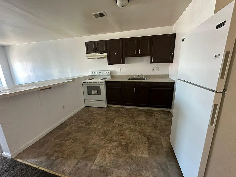 219 N Broom St #3
