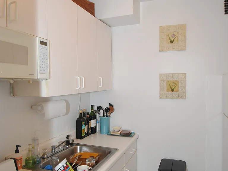155 E 34th St #5H — Photo 5