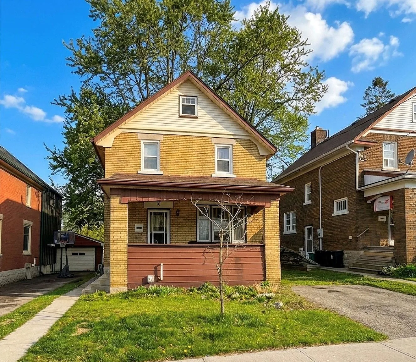 4 bed, $3,300 — Photo 1