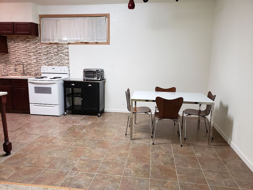 1st image of 2307 Willow Dr