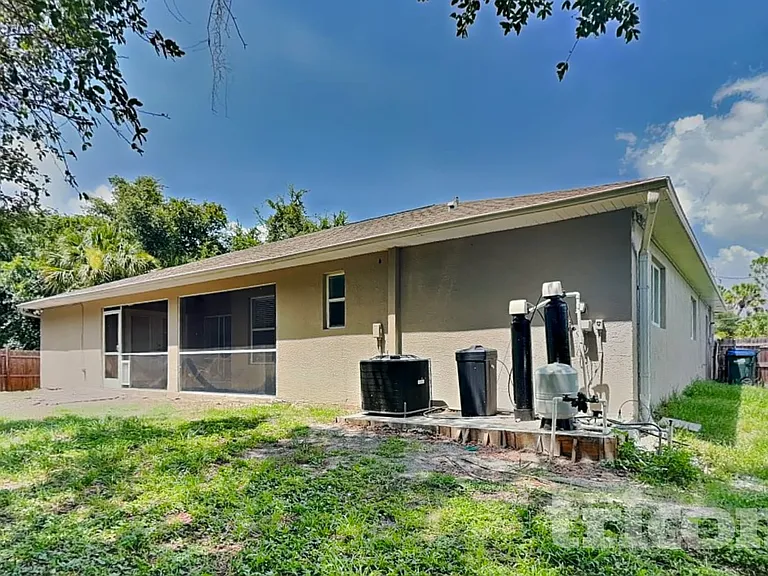 4251 Galvin Ln — Photo 16