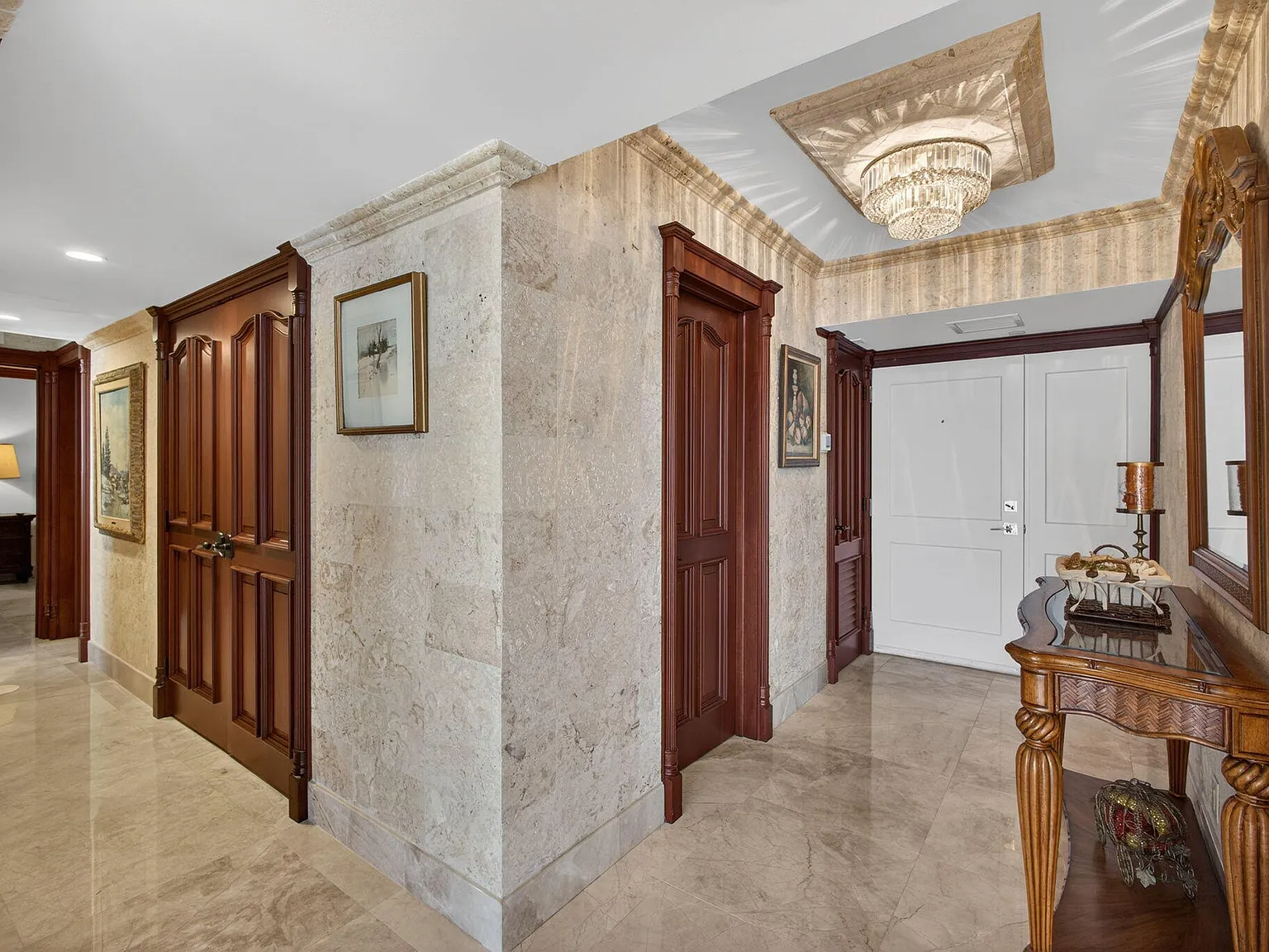 3 bed, 3.0 bath, 1734 sqft, $8,000 — Photo 3