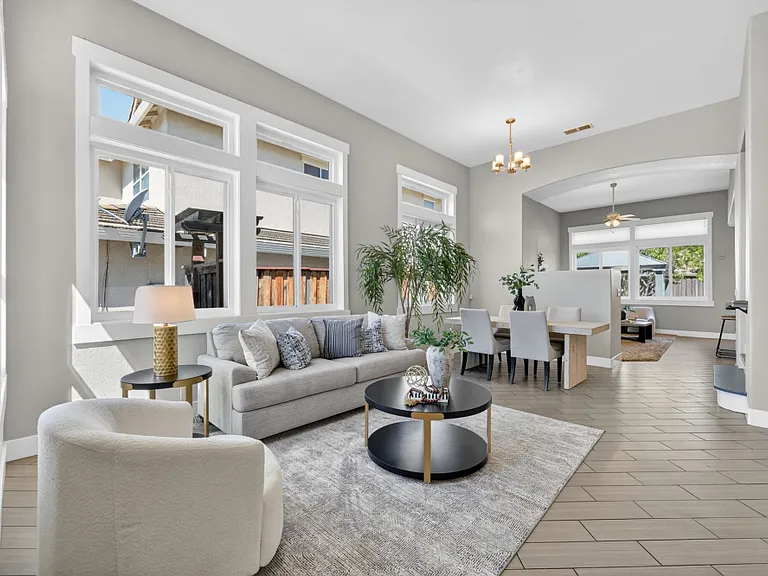 107 Lembi Dr — Photo 3