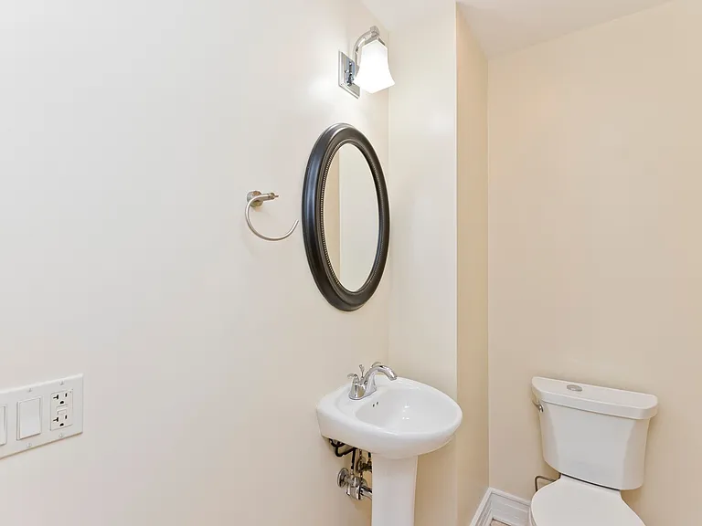 1640 W Fargo Ave #102 — Photo 17