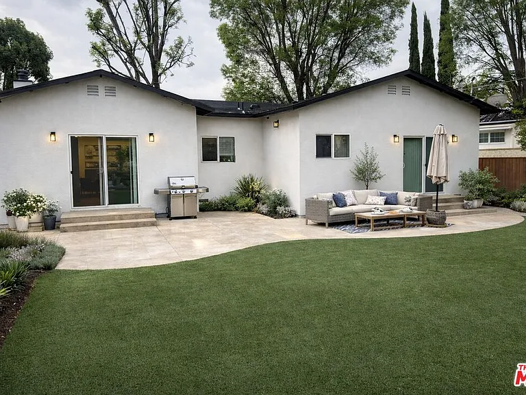 7013 Andasol Ave — Photo 11