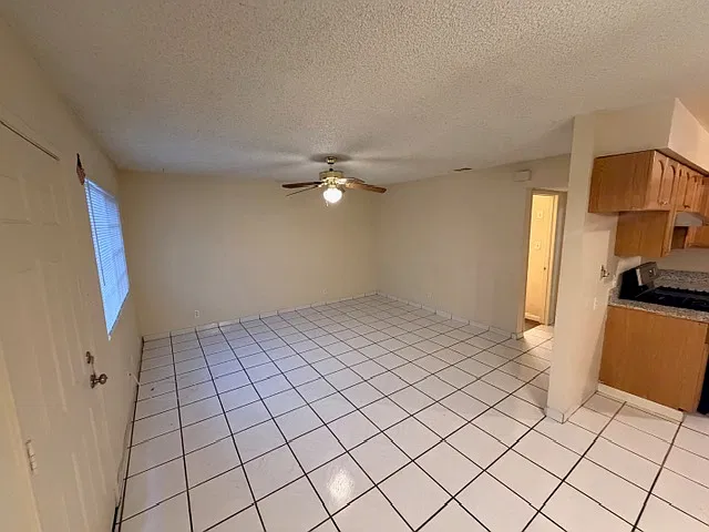 3 bed, 1200 sqft, $1,550 — Photo 3