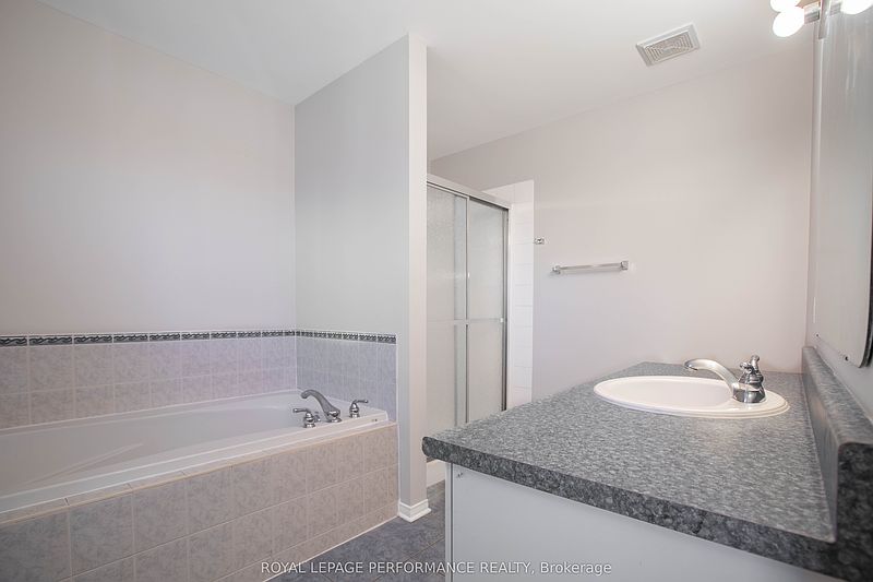Ottawa House for rent - 3 Bedrooms — photo 14