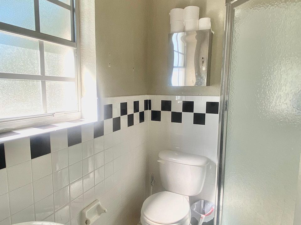 1st image of 105 E Giddens Ave Ste 6
