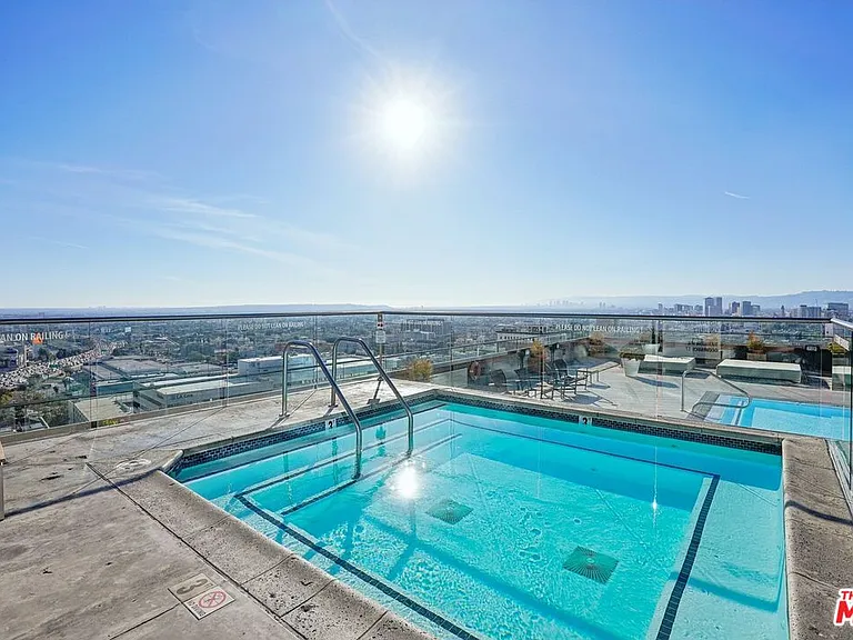 1100 Wilshire Blvd #2201 — Photo 28