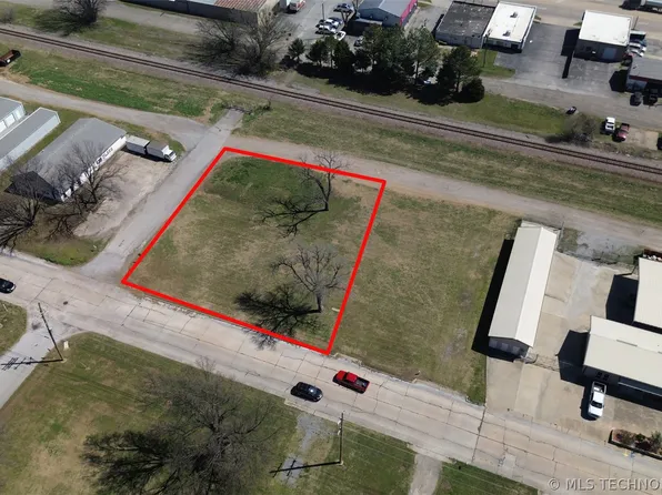 201 S Taylor St, Pryor, OK 74361