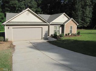 424 Price St, Statham, GA 30666