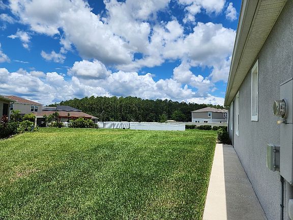 3rd image of 7676 Stonebrook Cir