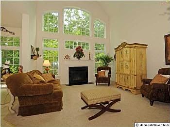 4th image of 37 Forsgate Way