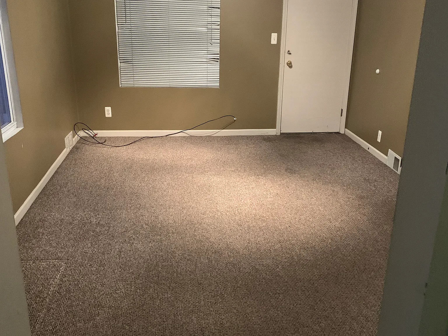 2 bed, 750 sqft, $1,100 — Photo 3