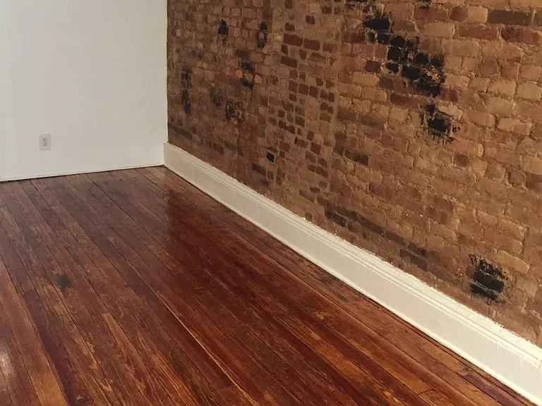 365 Onderdonk Ave #2L — Photo 5