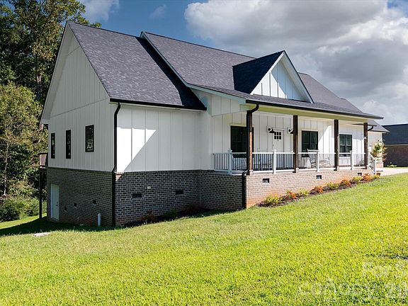 4th image of 5345 Christopher Rd