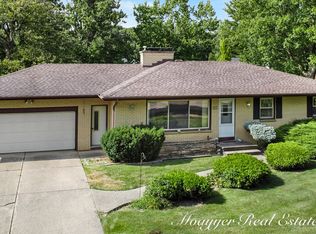 3851 Kirkshire Dr SE, Grand Rapids, MI 49508