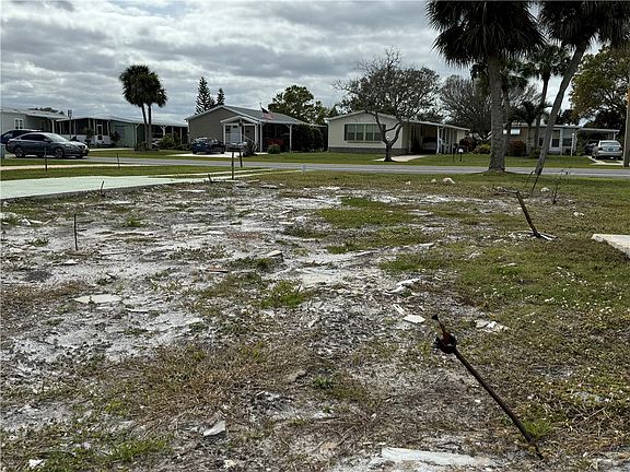 2nd image of 718 Barefoot Blvd