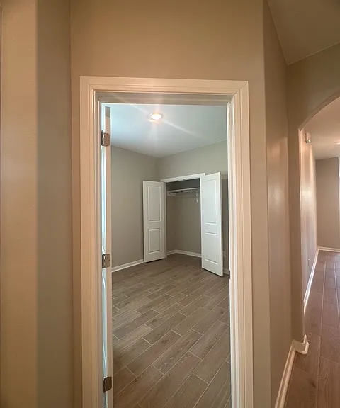 Bedroom 2 Entry