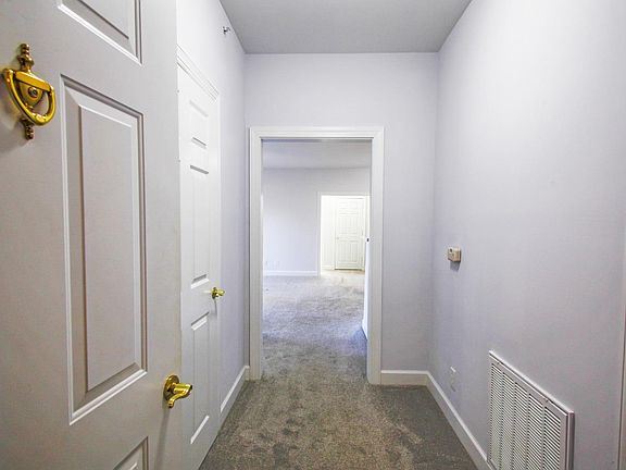 5th image of 601 Wyndhurst Dr APT 203