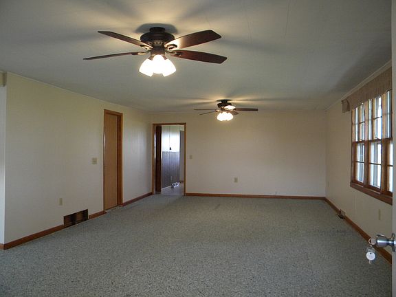 Living rm (New carpet soon)